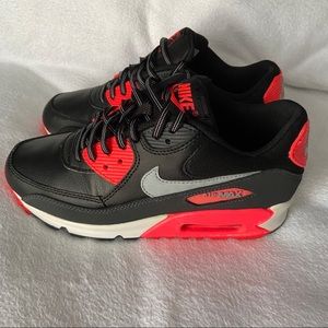 Sold!! Nike Air Max 90 ‘Infrared’ 4Y/Womens 5.5